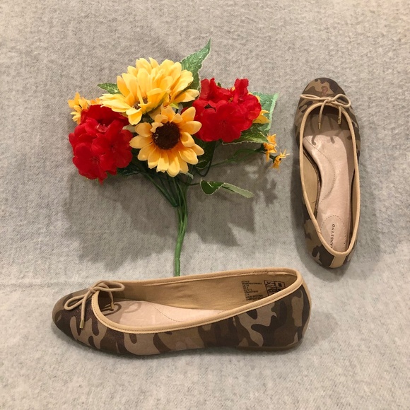 NWOT - Land’s End Glistening Camo-Look Ballet Flats